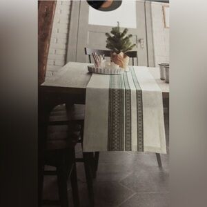 Hearth & Home 100% Cotton Magnolia Blue And White Table Runner 14" × 72"